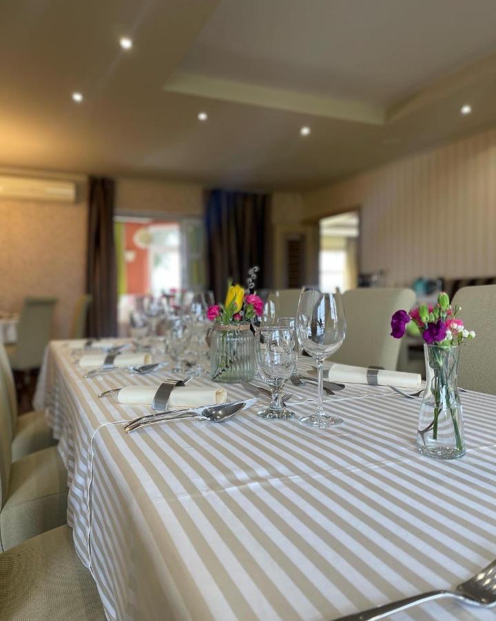 Diva Kacica Restaurant & Pansion Ξενοδοχείο Komárno Εξωτερικό φωτογραφία