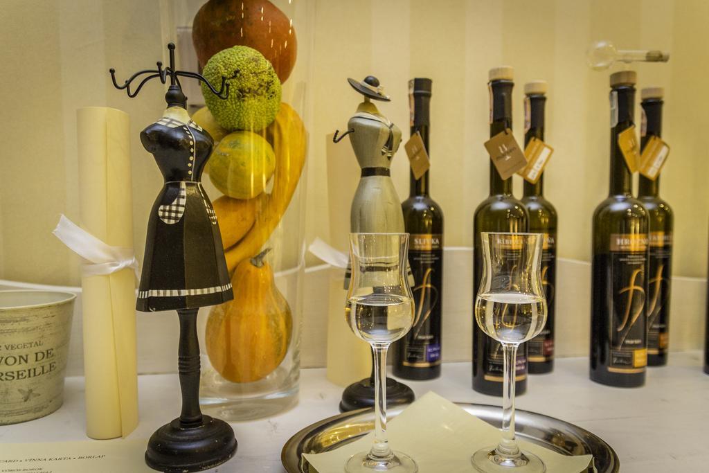 Diva Kacica Restaurant & Pansion Ξενοδοχείο Komárno Εξωτερικό φωτογραφία
